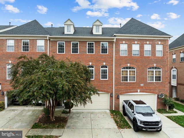 20366 Clover Field Ter, Sterling