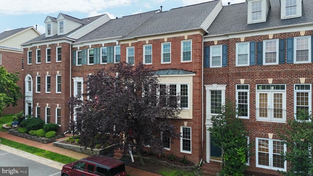 43781 Apache Wells Ter, LEESBURG