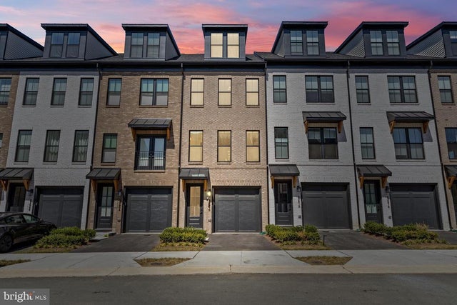 22910 Tawny Pine Sq, Ashburn