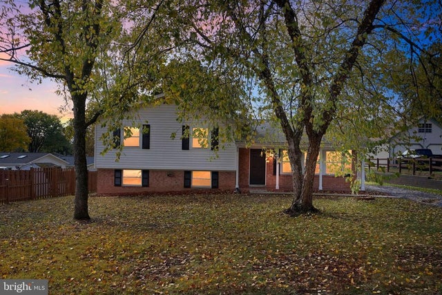 203 N Fir Ct, Sterling