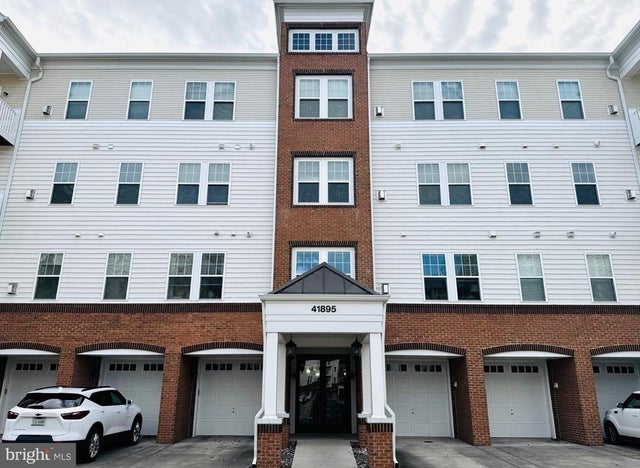 41895 Cathedral Valley #302, Aldie