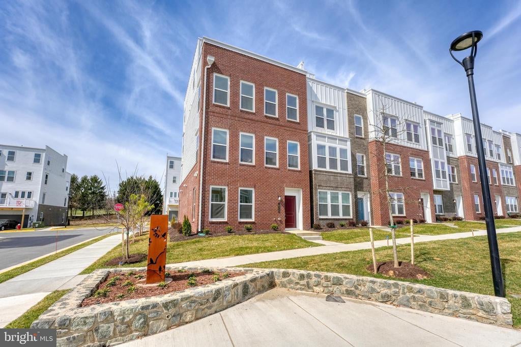 19722 Peach Flower Ter, ASHBURN