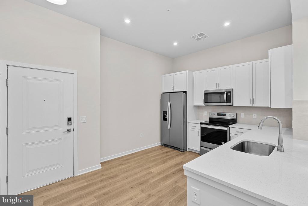 700 Mount Airy Ter Ne #403a, LEESBURG