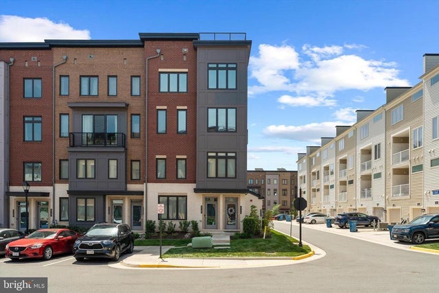 43179 Mongold Sqare, ASHBURN