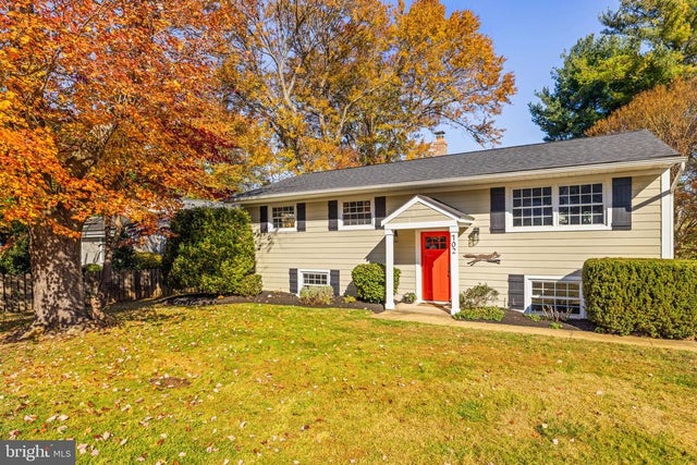 702 Stonewall Ave, Middleburg