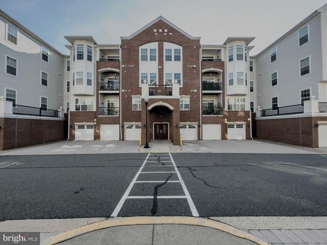 9202 Charleston Dr #405, Manassas