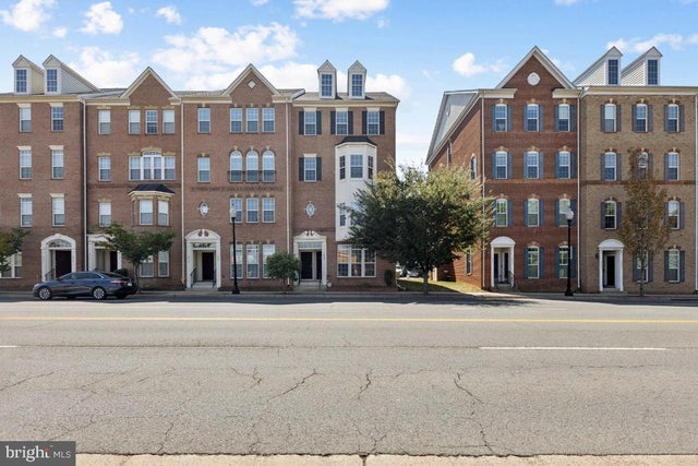 9523 Center St, Manassas