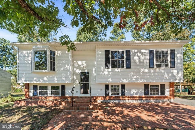 9370 Fernwood Ct, Manassas