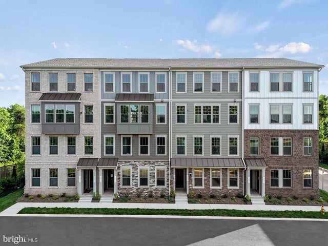 1106a Dabney Dr, Manassas Park