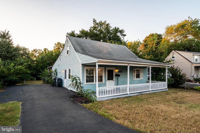 304 Manassas Dr, Manassas Park