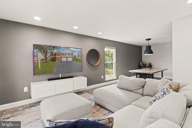 9305 Shannon St, Manassas Park