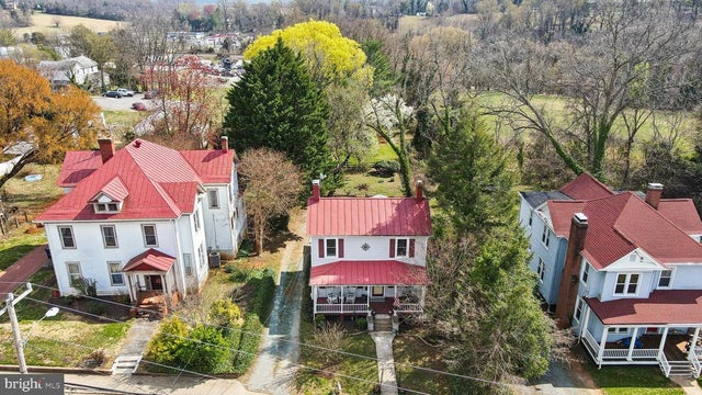 216 W Main St, Orange