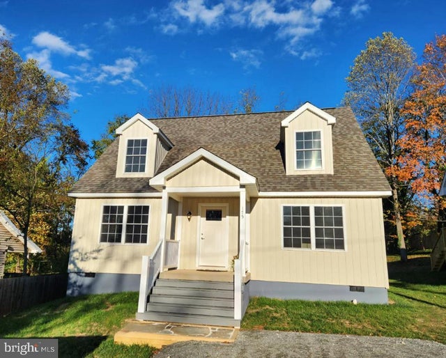 175 N Madison St, Orange