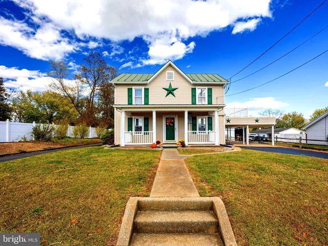 900 W Main St, Stanley