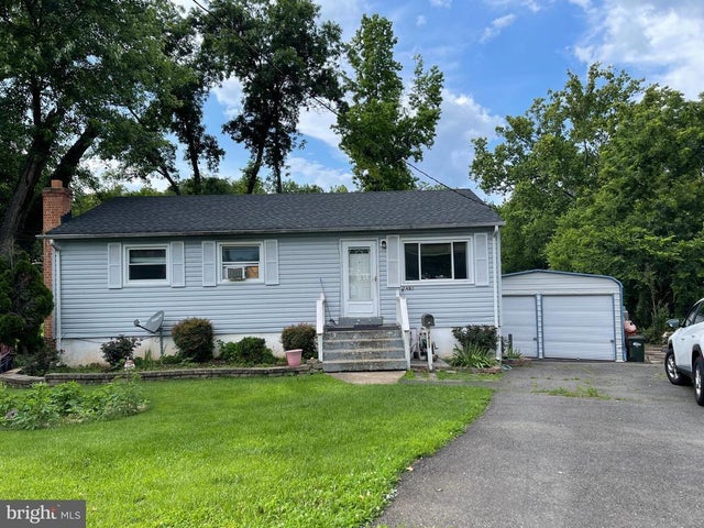 7401 Albemarle Dr, Manassas