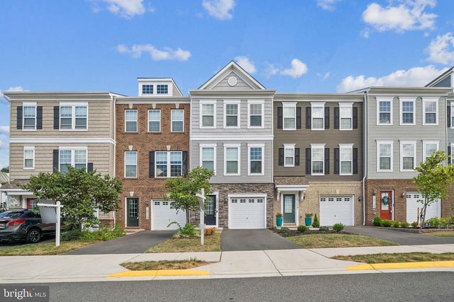 10721 Shadewell Spring Way, Manassas