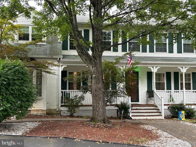 5678 Roundtree Dr, Woodbridge