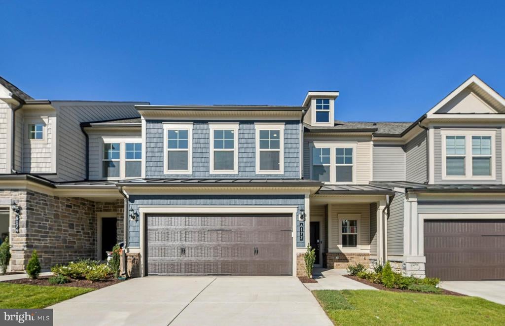 6172 Amber Ln, HAYMARKET