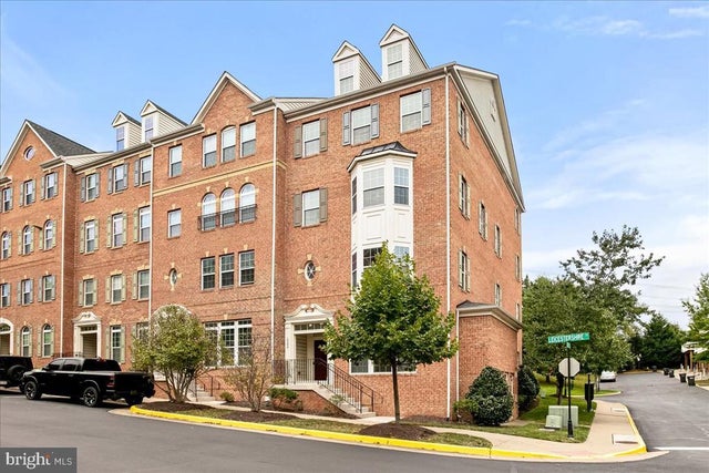 15052 Leicestershire St, Woodbridge