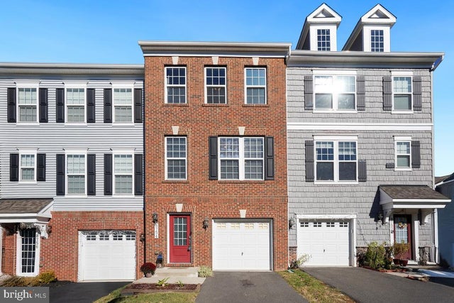 8754 Elsing Green Dr, Manassas