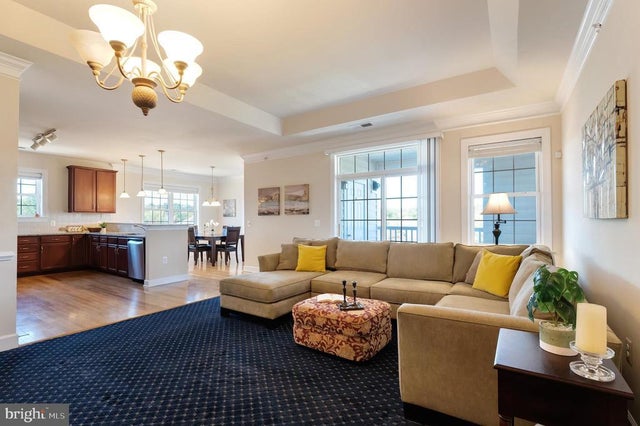 15251 Royal Crest Dr #306, Haymarket