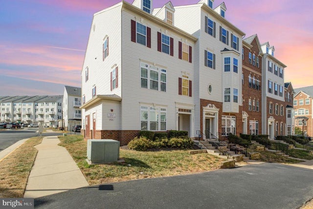 7455 Brunson Cir, Gainesville