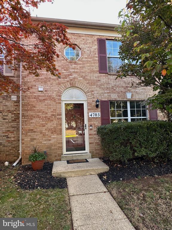 4703 S Park Ct, Woodbridge