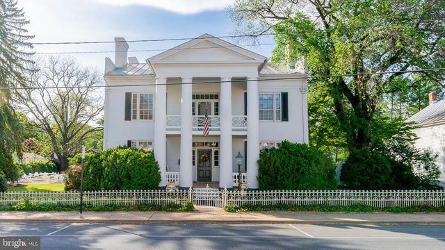 111 S Main St, Bridgewater