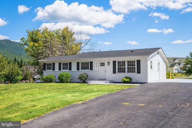 560 Massanutten View Dr, Penn Laird