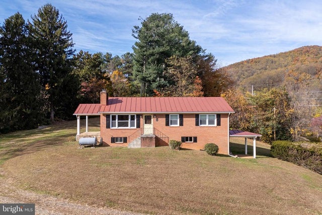 27 Atkins Rd, Sperryville