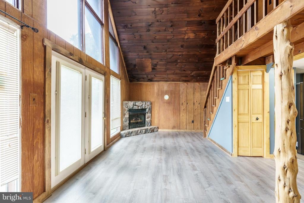 1597 Deer Rapids Rd, STRASBURG VA STRASBURG Cabin Homes For Sale