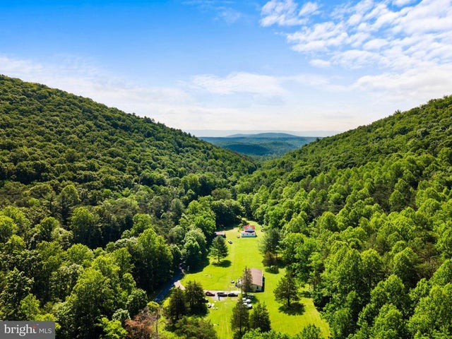 8883 Crooked Run Rd, Basye