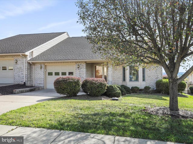 135 Maynard Ln, Strasburg