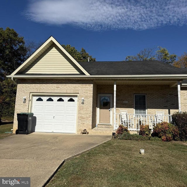 616 Allegheny Cir, Woodstock