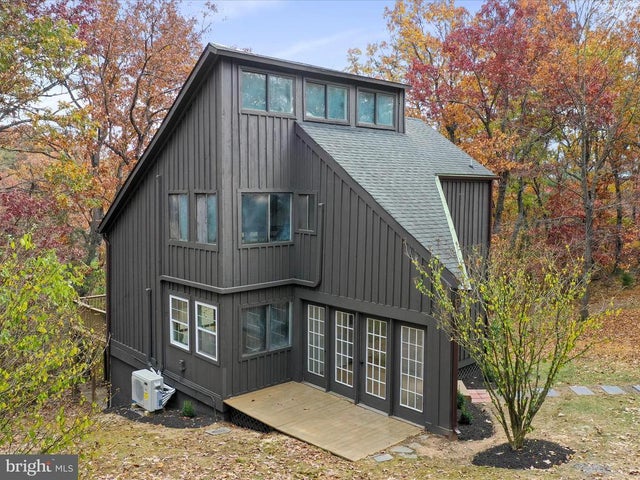 290 Hickory Ln, Mount Jackson