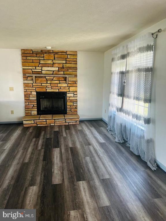 6015 Sunny Meadows Dr, Fredericksburg