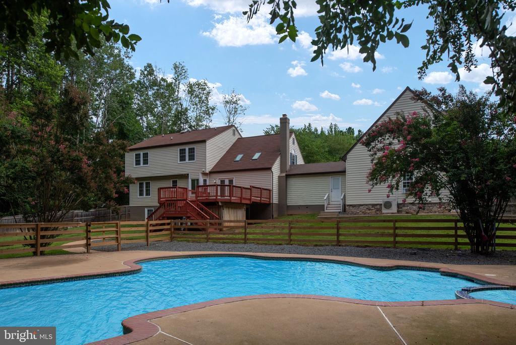 159 Marchant Dr, FREDERICKSBURG