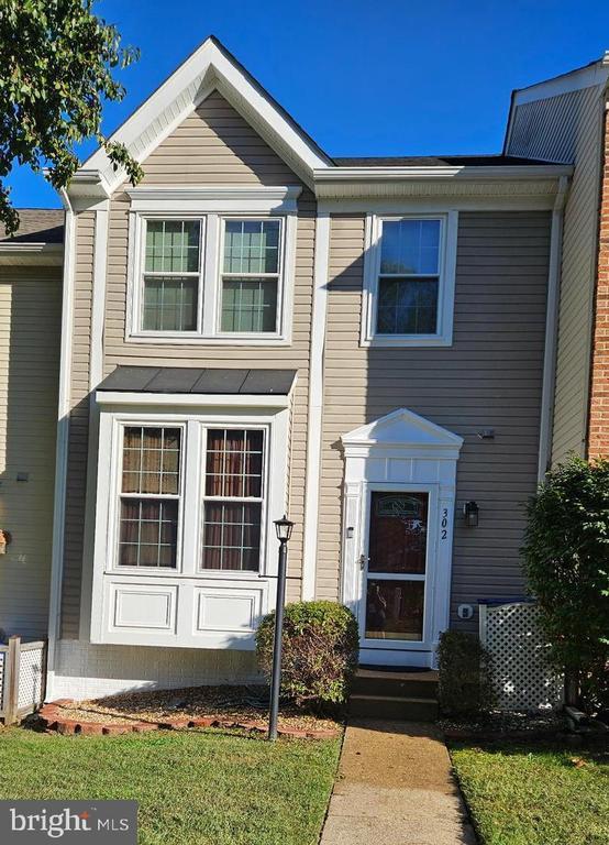 302 Pinnacle Dr, Stafford