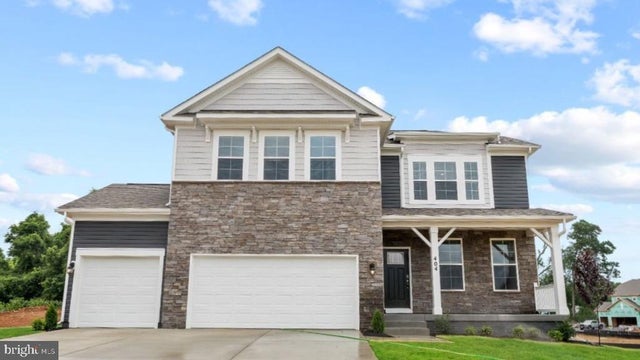 825 Long Meadow Dr, Fredericksburg