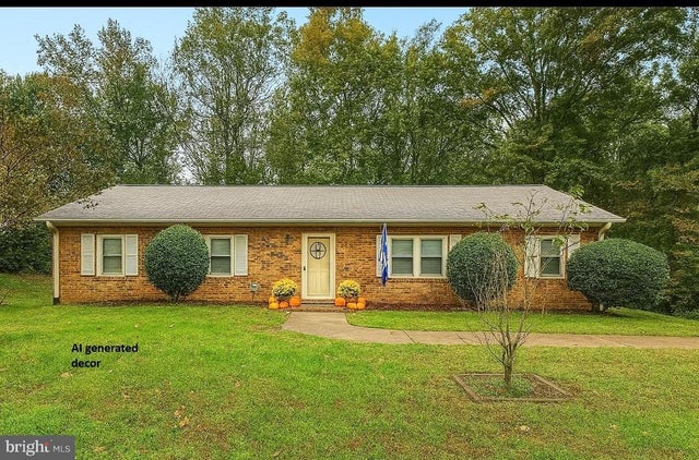 307 Taylor St, Fredericksburg