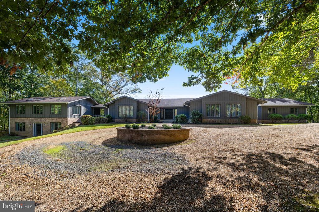 20 Cessna Ln, FREDERICKSBURG