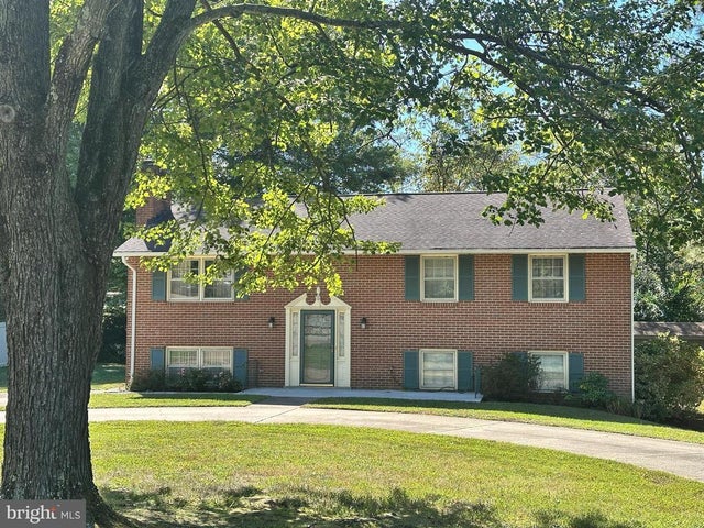 212 Taylor St, Fredericksburg