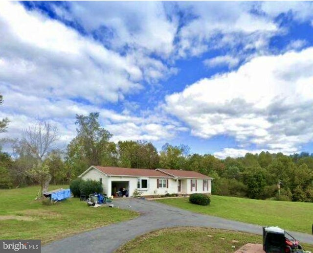 22 Leslie Dr, Stafford