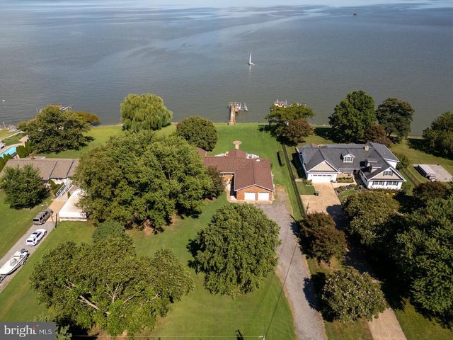 639 Barracks Beach Dr, Colonial Beach