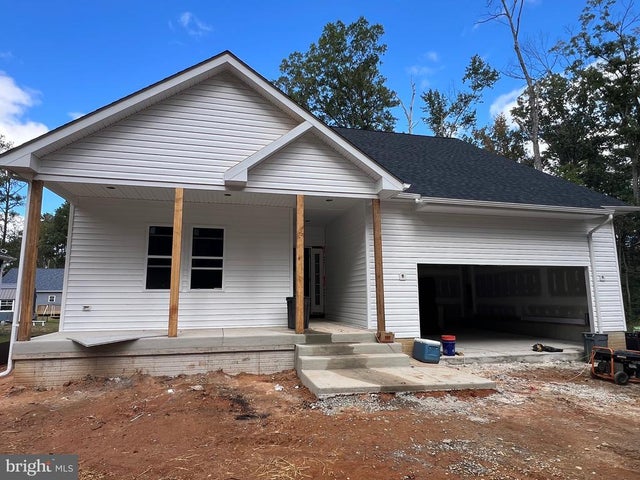 83 Shorewood Dr, Colonial Beach