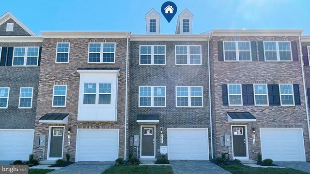 1810 Blythe Way, Winchester