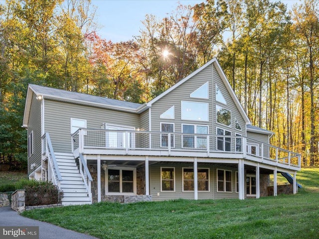 10 Westview Dr, Linden