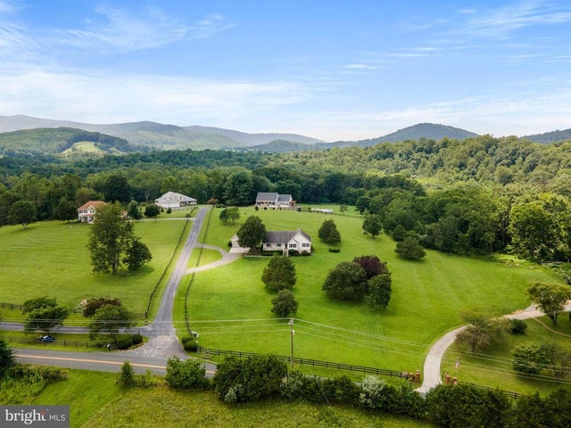 40 Meadowbrook Ct, Bentonville