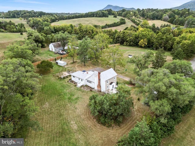 100 Shady Ln, Strasburg