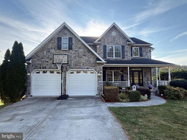 76 Katie Ln, Middletown